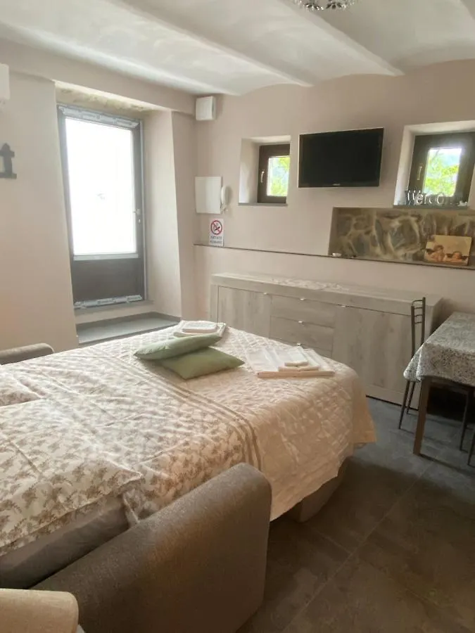 Apartment Casa Dell'Angelo Cherubino Monolocale Castelnuovo Magra Italy